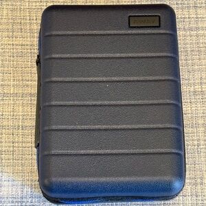 United Airlines “Away” Amenity Kit